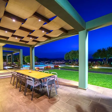 Mythic Olive - Heated Pool - Amazing View